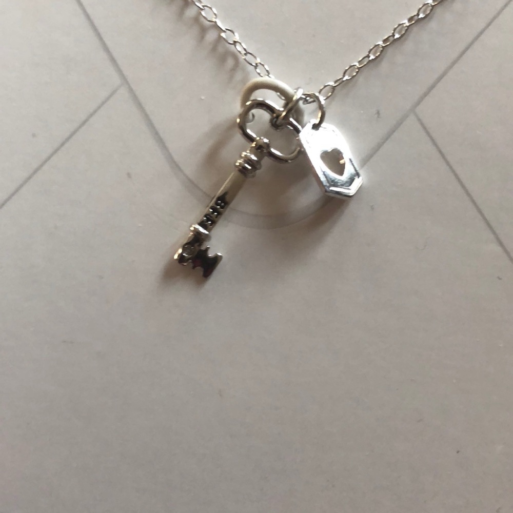 Sterling silver key necklace BFF - Picture 4 of 5